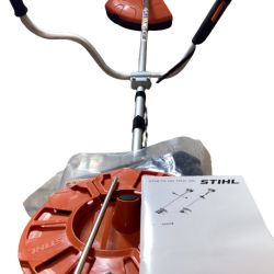 ◇◇ STIHL 刈払機 ベルト 付属品あり FS250 オレンジ Sランク