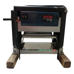 ◇◇ RYOBI リョービ 電動カンナ 本体のみ コード式 100v AP-10N ブラック Cランク