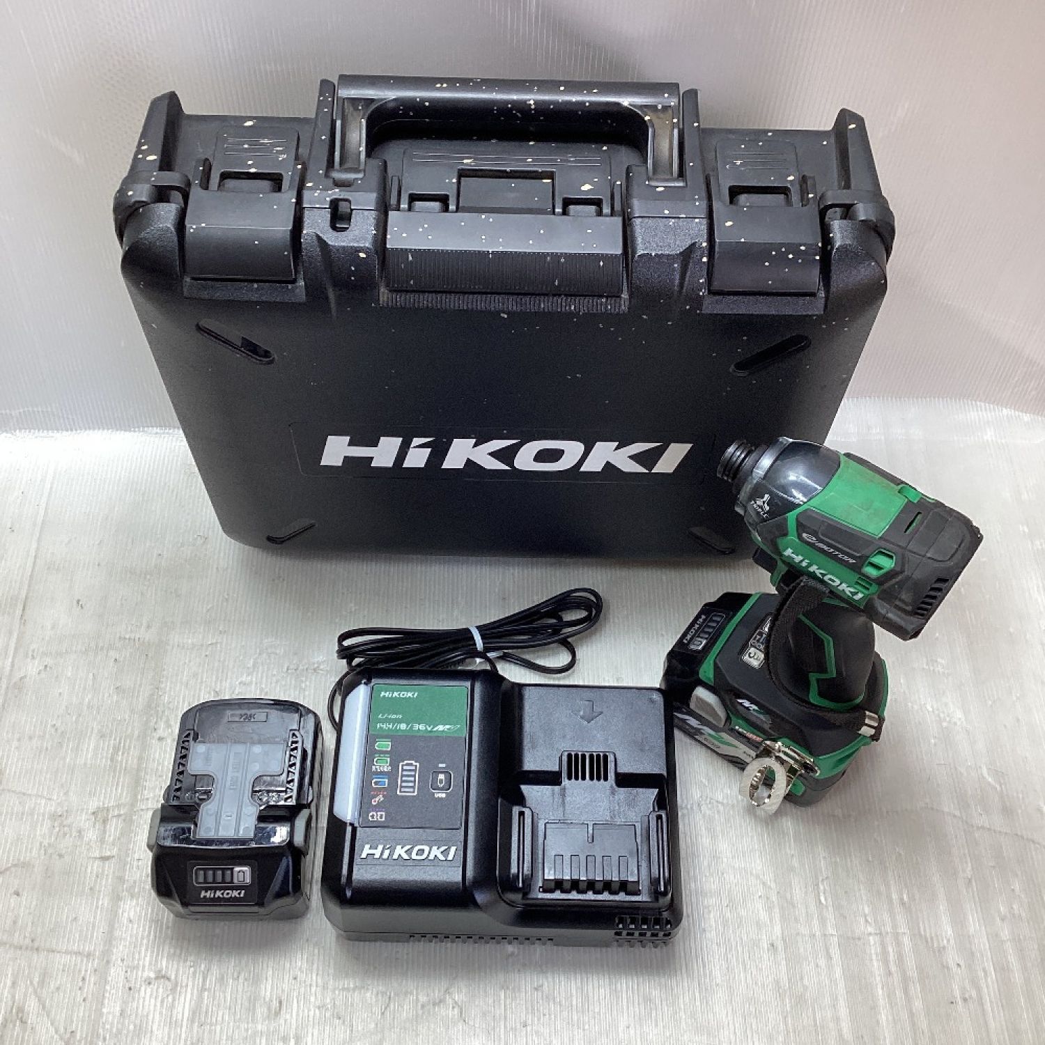 ◇◇HiKOKI ハイコーキ インパクトドライバ　充電器・充電池２個・ケース付 WH36DC グリーン