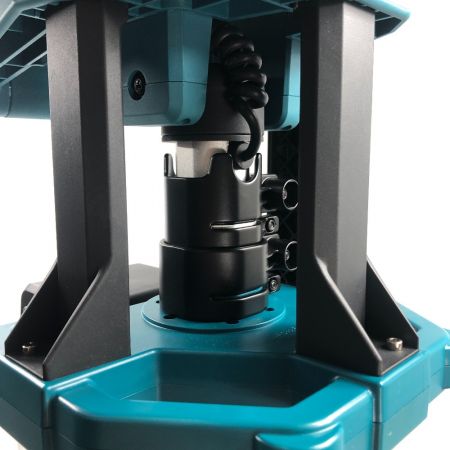  MAKITA マキタ 充電式タワーライト ケース付 18v 00566 投光器 電動工具 ML814 ブルー