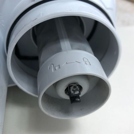  MAKITA マキタ 工具関連用品 充電式クリーナー 本体のみ コードレス式 使用感有 CL286FD ホワイト