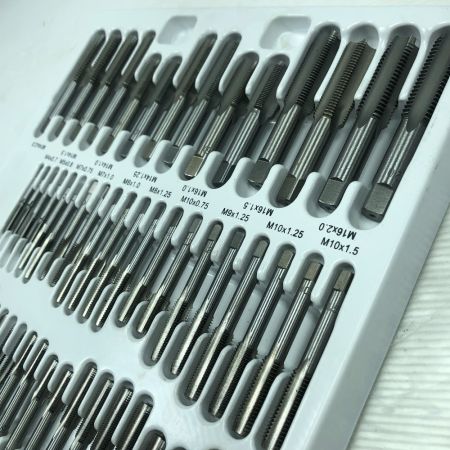  ESCO 工具関連用品 タップダイスセット 程度A ケース付 EA829VX-3 シルバー