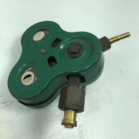   工具関連用品 アセチレン調整器/酸素調整器 ジャンク品(D) レッド×グリーン