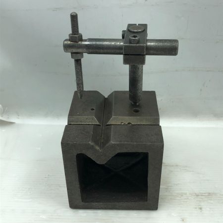   工具関連用品 桝形V溝付きブロック グレー