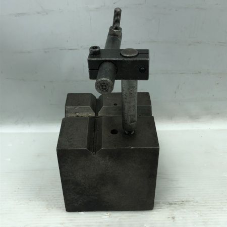   工具関連用品 桝形V溝付きブロック グレー