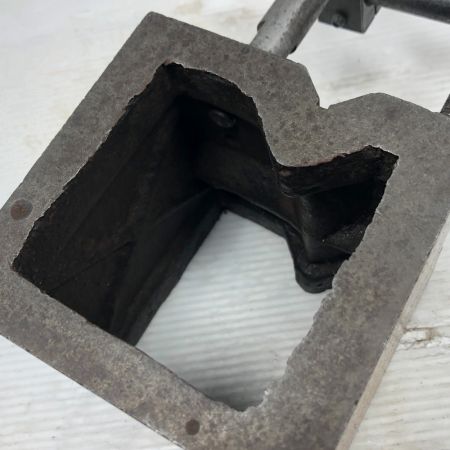   工具関連用品 桝形V溝付きブロック グレー