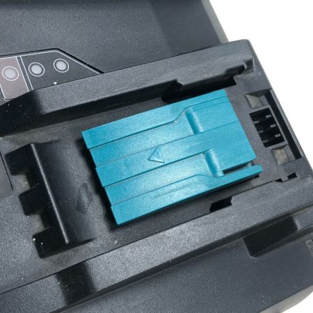  MAKITA マキタ 工具関連用品 バッテリー充電器 DC18RD ブラック