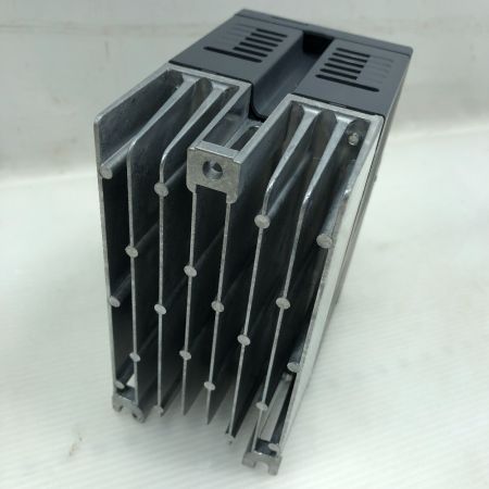  MITSUBISHI ミツビシ インバータ― 2023年製 (FR-BSF01)付き FR-E720-0.4K