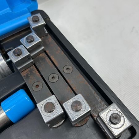  CBC 油圧式ベンダー EA275H スカイブルー
