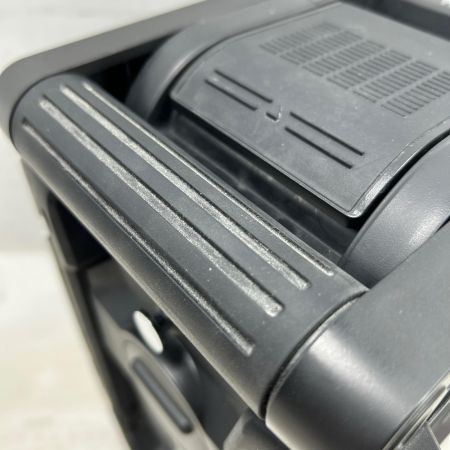 MAKITA マキタ バッテリー式ラジオ 充電機能付ラジオ ACアダプター付 MR300 ACｱﾀﾞﾌﾟﾀｰ付 ブラック