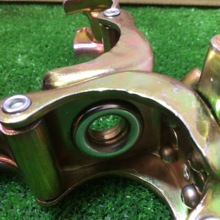   単管用 クランプ 3連マルチクランプ直交10個入り