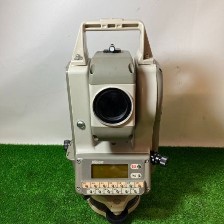  Nikon ニコン 【ジャンク】トータルステーション バッテリー充電不可 レンズカビ 動作未確認 NST-10CHG