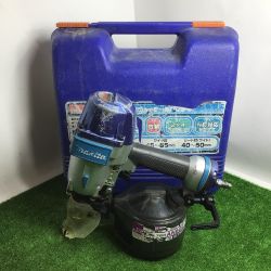 ** MAKITA マキタ 常圧エア釘打機 ロール釘打機 45mm~65mmケース付 AN622 Cランク