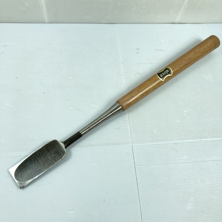 越市 鑿 のみ 突き鑿 平鑿 大工道具 刃幅47mm 長さ60cm - 中古工具