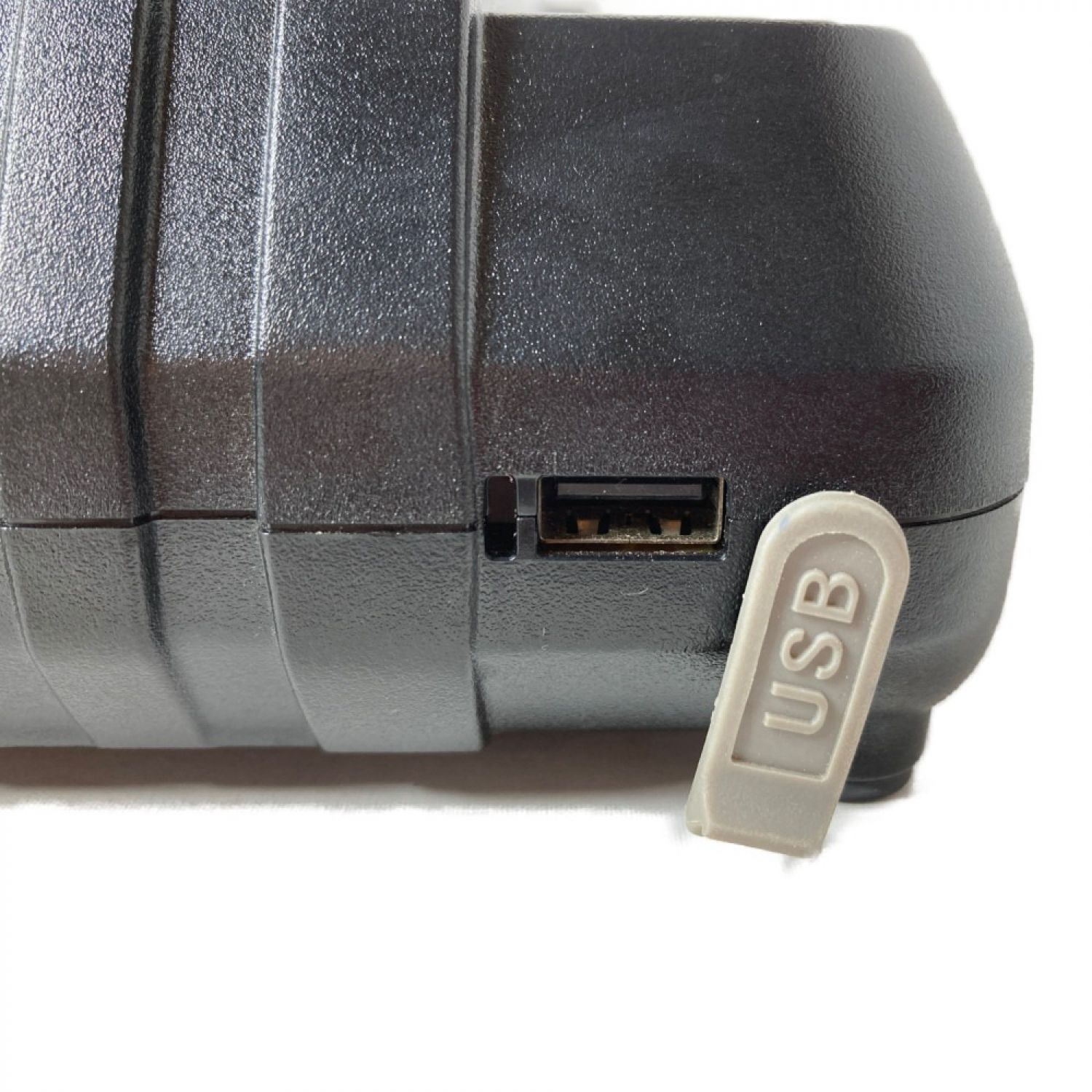 中古】 MAKITA マキタ 2口急速充電器 USB機器充電可能 7.2V~18V 本体