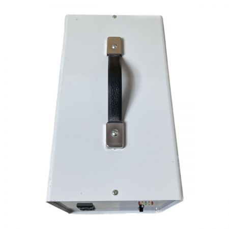  スワロー電機 SVRシリーズ　交流定電圧電源装置 サイリスタ式 SVR-2000 ホワイト