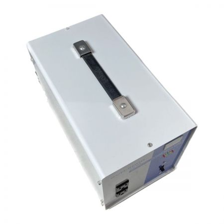  スワロー電機 SVRシリーズ　交流定電圧電源装置 サイリスタ式 SVR-2000 ホワイト