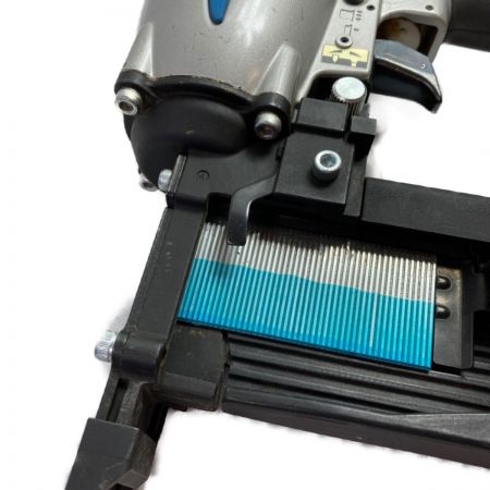  MAKITA マキタ 50mm 常圧フローリング用エアタッカ ケース付 AT1150B ブルー