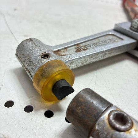 NEGUROSU 軽量間柱穴あけ 本体のみ キズ・ハガレ有 MAK-BR オレンジ