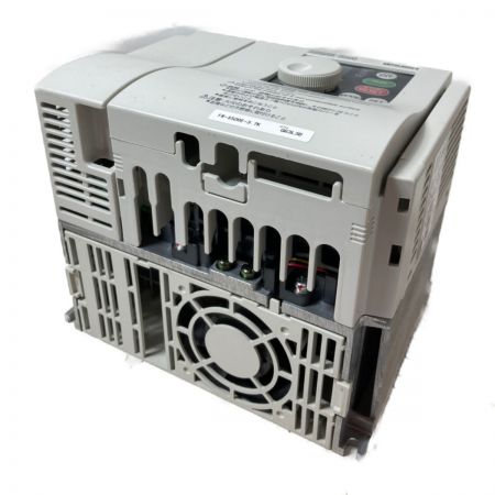  MITSUBISHI ミツビシ 汎用インバータ FREQROL AC200~240V 50/60Hz FR-S520E-3.7K ホワイト