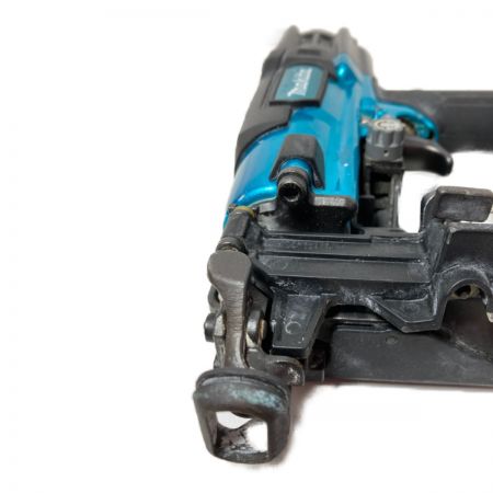  MAKITA マキタ 41mm 高圧エアビス打ち機 (ケース付） AR411HRM ブルー