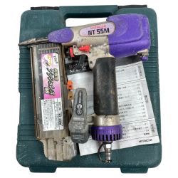 ＊＊ HITACHI 日立 55mm 常圧仕上釘打ち機 ケース付 NT55M パープル Cランク