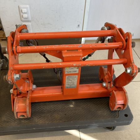  SANKYO 内吊 U字溝吊りクランプ 定格容量1000kg 内吊りワイド7 オレンジ