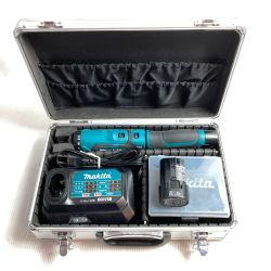 ＊＊ MAKITA マキタ 7.2V 充電式ペンドライバドリル (バッテリ2個・充電器・ケース付） DF012D ブルー Bランク