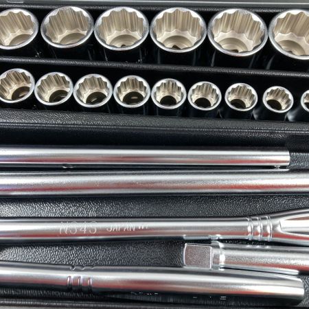  TONE トネ ソケットレンチセット (12角) 33pcs 差込角12.7mm ケース付 170M シルバー