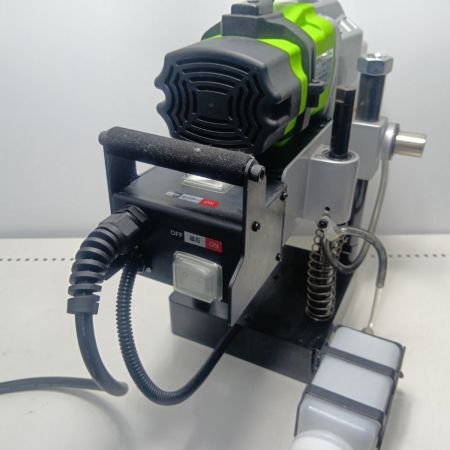 IKURA SEIKI CO.,LTD. 育良精機 磁器ボール盤 取説・ケース付き コード式 100v 17189 使用感有 ISK-LB100S ブラック×グリーン