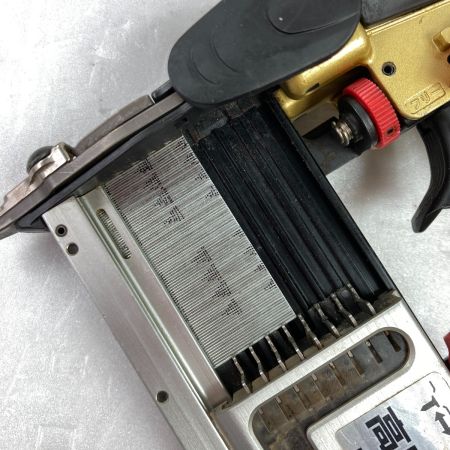  HITACHI 日立 55mm 高圧ピン釘打ち機 ケース付 NP55HM ブラック×ゴールド