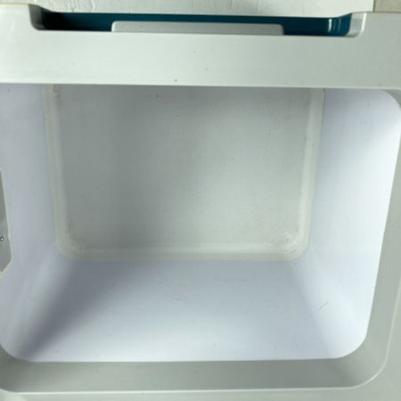  MAKITA マキタ 2電源式冷温庫 本体のみ 排気口割れあり 本体のみ ※ACアダプター・バッテリ・充電器なし CW180D