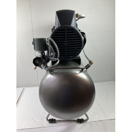  HITACHI 日立 オイルフリー　コンプレッサー0.75LE-8SB シルバー 程度A 取説付 コード式 30L 100v 0.75LE-8SB シルバー