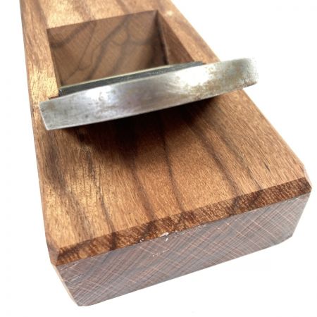  三代目千代鶴作 「三水」 三代目千代鶴作 寸八鉋 赤樫台 桐箱なし (2) 三水