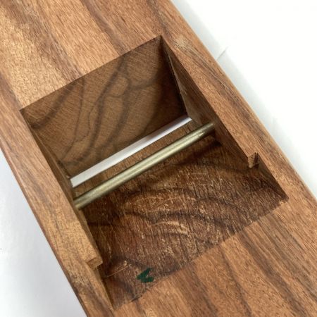  三代目千代鶴作 「三水」 三代目千代鶴作 寸八鉋 赤樫台 桐箱なし (2) 三水