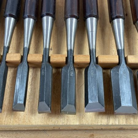  徳弘 鑿 ノミ  紫丹柄入 別誂四ッ裏「徳弘組追入」三代目佐太郎作 15本組 桐箱入り ブラウン