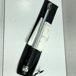 ＊＊ TONE トネ プレセットトルクレンチ 40~140Nm 差込角12.7mm 校正証明書付 T4HC140 Aランク