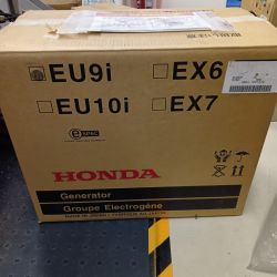 HONDA ホンダ EU9i レッド 大型機械 インバーター発電機　取説・外箱 900VA EBAJ-1001478 Sランク