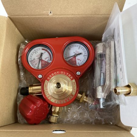  ヤマト産業 切断用アセチレン＆酸素調整器 ヤマト産業 AC2 ＆SSBUOXEセット AC2/SSBU-OXE レッド＆ブラック