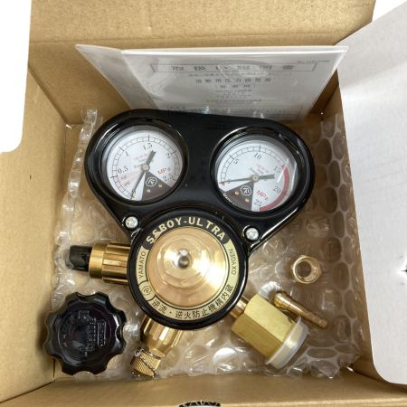  ヤマト産業 切断用アセチレン＆酸素調整器 ヤマト産業 AC2 ＆SSBUOXEセット AC2/SSBU-OXE レッド＆ブラック