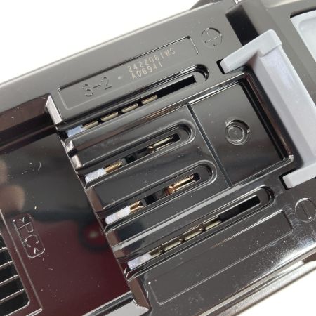  MAKITA マキタ 40Vmax/4.0Ah 純正バッテリ BL4040 & 急速充電器 DC40RA セット (1)