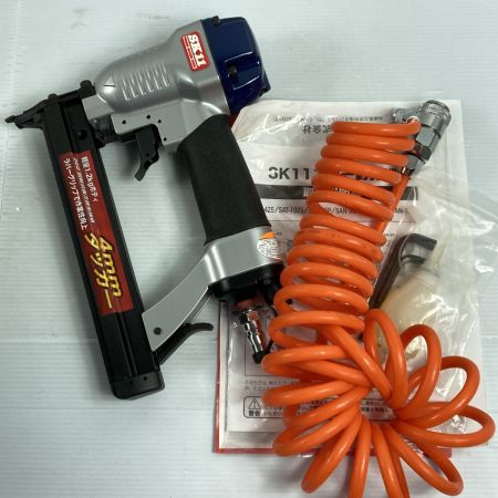  PUMA プーマ オイルレスコンプレッサー＆ エアタッカ＆ コイルホース セット AM02-04N ブルー