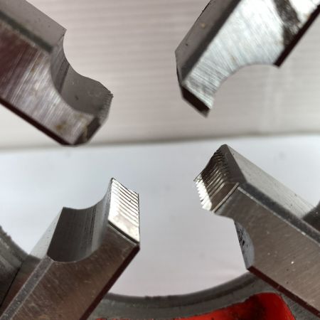  REX レッキス 自動切上ダイヘッド チェーザ(1/2-3/4)付 (1) MN19 00 6 レッド