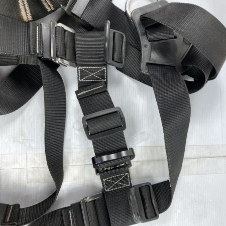  椿モデル フルハーネス型安全帯 椿モデル  Sサイズ  墜落制止用器具の規格適合品 HYF2-S-BL ブラック