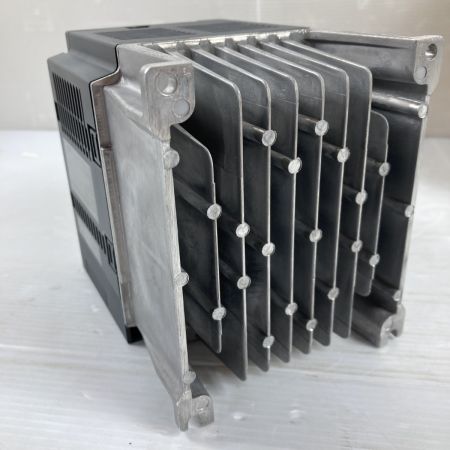  MITSUBISHI ミツビシ COMPACT SIZE IMVERTER FR-D710W-0.75K グレー