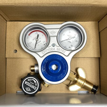  千代田精器 乾式安全器内蔵型 酸素圧力調整器/アセチレン圧力調整器 (2) ｽﾀｳﾄ
