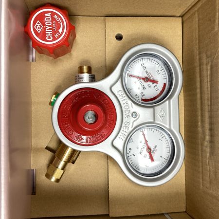  千代田精器 乾式安全器内蔵型 酸素圧力調整器/アセチレン圧力調整器 (2) ｽﾀｳﾄ