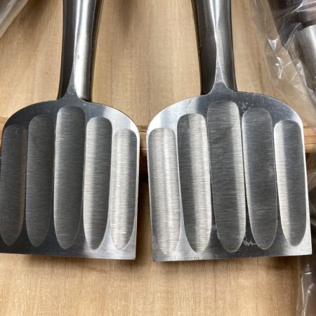   のみ 鑿「菊弘丸」金象眼龍彫入 黒檀柄 越後國三条住人 永桶昭三/扇田重勝作 15本組 桐箱入り