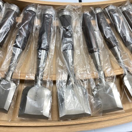   のみ 鑿「菊弘丸」金象眼龍彫入 黒檀柄 越後國三条住人 永桶昭三/扇田重勝作 15本組 桐箱入り