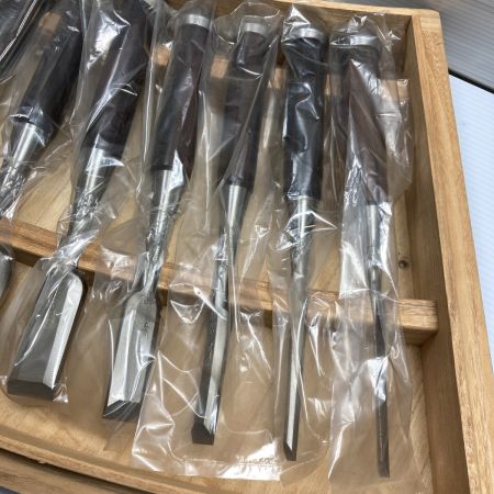   のみ 鑿「菊弘丸」金象眼龍彫入 黒檀柄 越後國三条住人 永桶昭三/扇田重勝作 15本組 桐箱入り